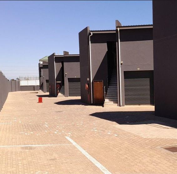 Commercial Property for Sale in Broadlands Western Cape